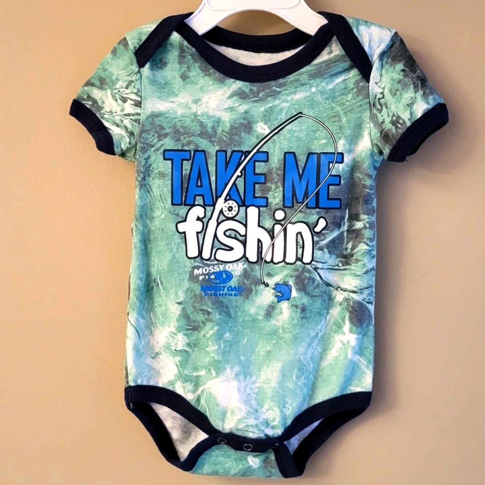 Mossy Oak "Take Me fishin'" short sleeved onesie/bodysuit
